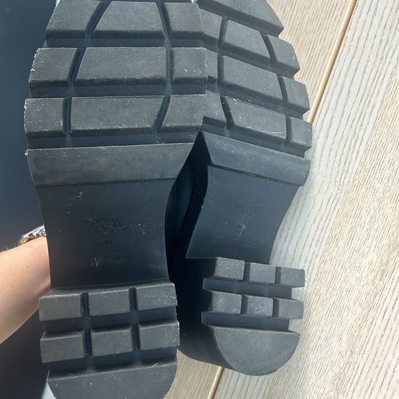 SOCK STYLE HEELED ANKLE BOOTS WITH LUG SOLES - Picture 7 of 7